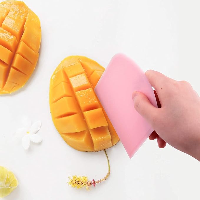 LUTER 2 Pieces 12 x 9.5 cm Pastry Horn – Plastic Dough Scraper for Kitchen, Pastry, Pancakes (Pink, White)