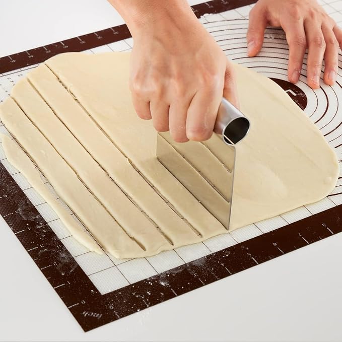 Lékué Non-stick Pastry Mat with measuring guides, 15.7 x 0.4 x 23.6inch