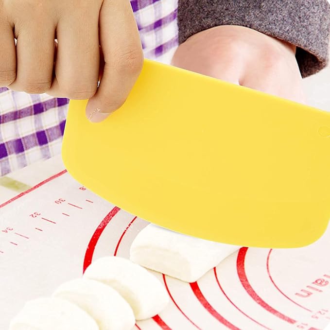 LUTER 2pcs 13.5x9cm/5.3x3.5 Dough Scraper Plastic Pastry Cutter Bowl Scrapers Dough Bread Cutters for Cake Decorating Baking (Yellow, White)