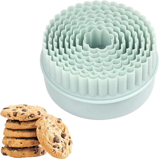 8 Pcs Round Cookie Cutter Set for Biscuits and Fondant | Two-sided plastic cutters with smooth edges for cookies, biscuits, pastries and cake decorating
