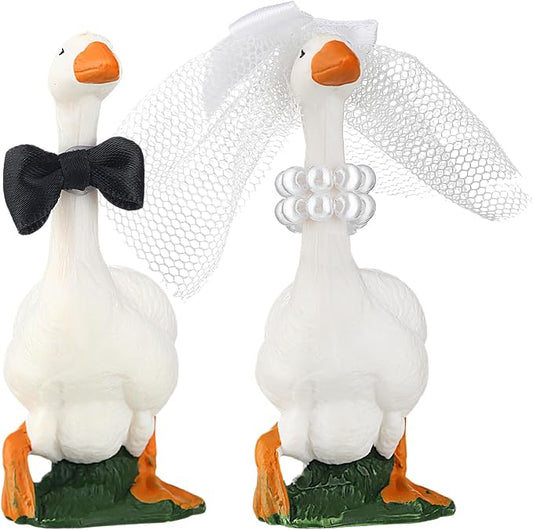 Honeydak Goose Couple Wedding Cake Topper Handmade Goose Figurines Animals Figures Decoration for Wedding Cake Ornament, Bride & Groom Engagement Anniversary, Funny Couple Statue Desk Decoration