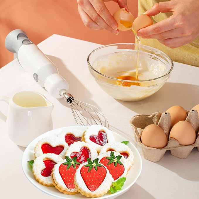 Strawberry Cookie Cutter Set, 2 Pack 3.15" Stainless Steel Strawberry Fondant Biscuit Cutter, Fruit Cookie Cutters for Summer Birthday Party Strawberries Lover Dishwasher Safe