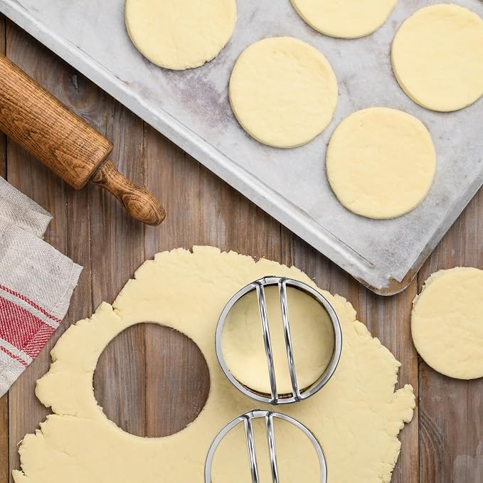 HARFINGTON 5 Pieces Square Biscuit Cutter with Handle Set Stainless Steel Cookies Dough Cutter Tool with Fluted Edge for Kitchen Baking Cake