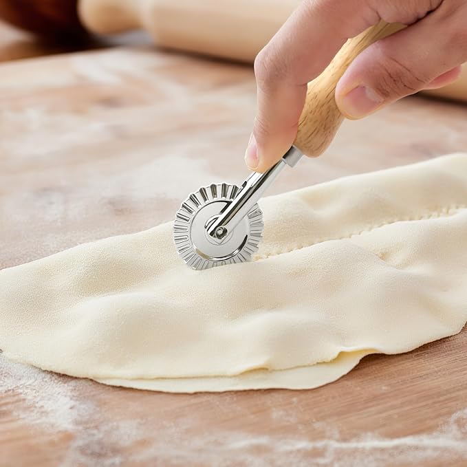 BlingKingdom Fluted Pastry Wheel Cutter, Sturdy Pasta Cutter Wheel Ravioli Crimper Edge Cutter Wheel for Home and Kitchen - 1.5 Inch Diameter