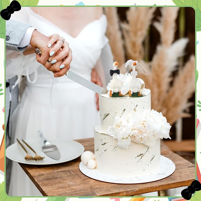 Honeydak Goose Couple Wedding Cake Topper Handmade Goose Figurines Animals Figures Decoration for Wedding Cake Ornament, Bride & Groom Engagement Anniversary, Funny Couple Statue Desk Decoration