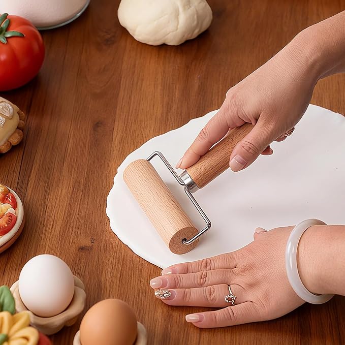 Wooden Dough Roller Medium Single Wheel Handheld Rolling Pin for Pastry Pizza Baking Handmade Beechwood Kitchen Tool(6.10 x 4.53Inch)