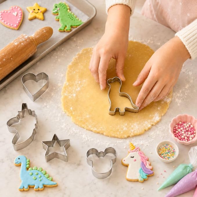 6 Pcs Cookie Cutters Set, Dinosaur Cookie Cutter, Unicorn, Mouse Head, Star and Heart Shapes, Stainless Steel Biscuit Cutters for Baking, Sandwich, Fondant