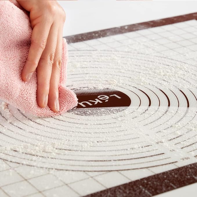 Lékué Non-stick Pastry Mat with measuring guides, 15.7 x 0.4 x 23.6inch