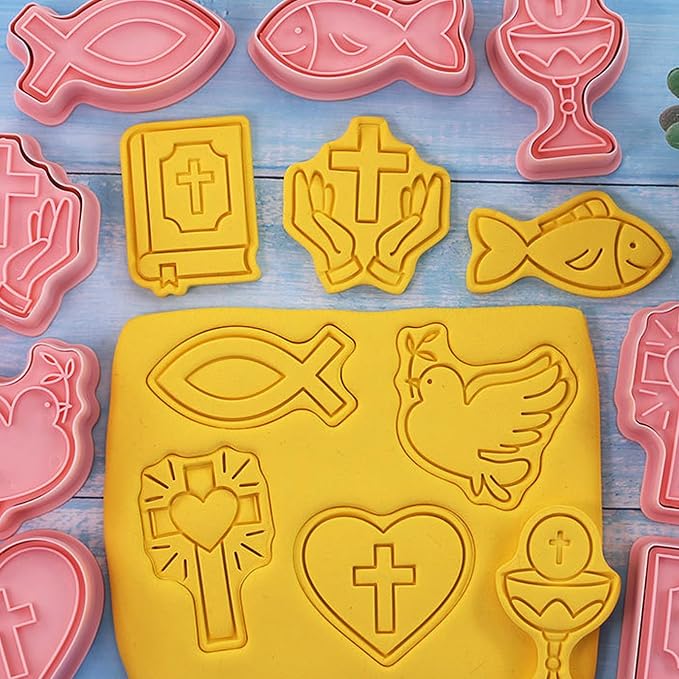 8 Pcs 3D Easter Heart Cookie cutter set with plunger Stamps Design Exquisite Cross Dove Shaped Plastic biscuit cutters for baking fondant cheesecake pastries apple pie cake decoration