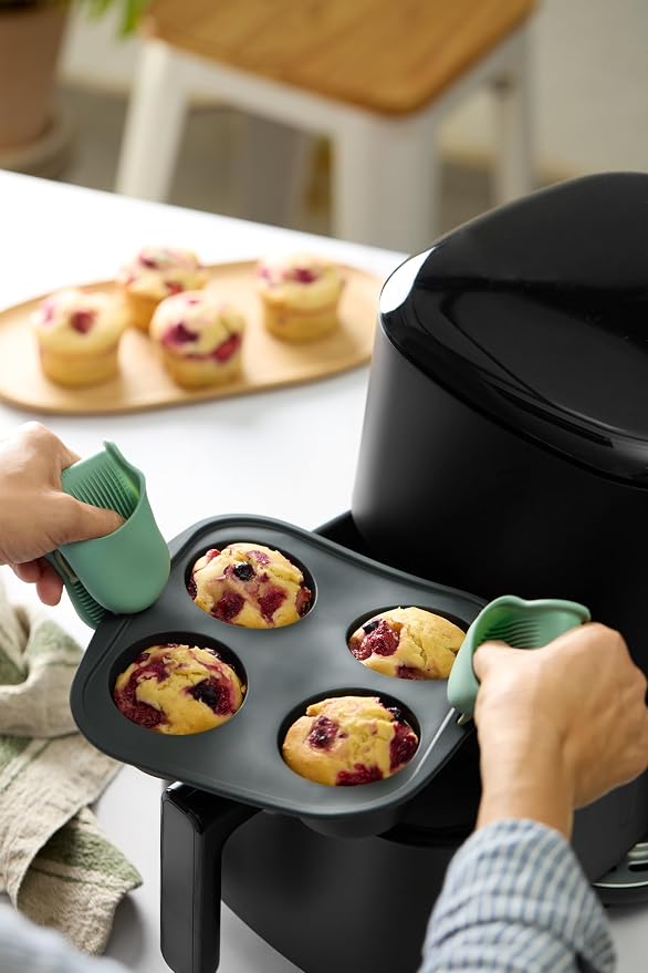 Lékué Air Fryer Muffin Mold - Make 4 Muffins in under 30 mins - 100% Platinum Silicone Baking Pan for Air Frying, Fits in Draw Tray, Pull-up Handles for Easy Removal, Non-Stick, Easy De-Molding