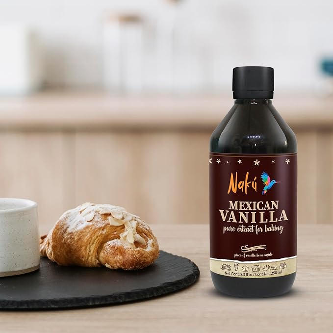 Naku Mexican Vanilla Extract - Pure and Traditional with a Piece of Vanilla Bean Inside, Perfect for Baking, Desserts (8.3 oz)