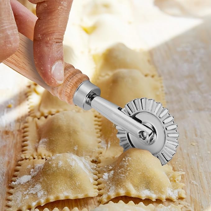 SHANGSKY Pastry Cutter Wheel, Ravioli Cutter Wheel with Long Wooden Handle, Pasta Cutter Dumpling Lace Making Noodle Ruffled Edge Cookies Pie Cutter Kitchen Dough Cutting Tool