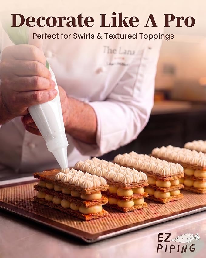 Reusable Plastic Piping Tips Standard Size Star Tip #17 20 Pack with 2 Couplers Star Icing Nozzle for Cake Decoration, Dessert Design Baking Supplies and Piping Bags Base Ø 0.75"Height 1.25"