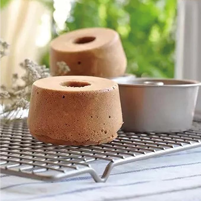 4 Inch Nonstick Fluted Tube Cake Pan, 4 Pcs Mini Buntz Cake Cup Set, Carbon Steel Reusable Small Baking Mould Cup Mold Bakeware for Kugelhopf, Cake, Brownie, Jello, Bavarois - Gold