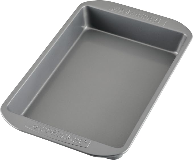 Farberware Nonstick Bakeware Rectangular Cake Pan with Lid, Cake Pans For Baking, 9-Inch x 13-Inch, Gray