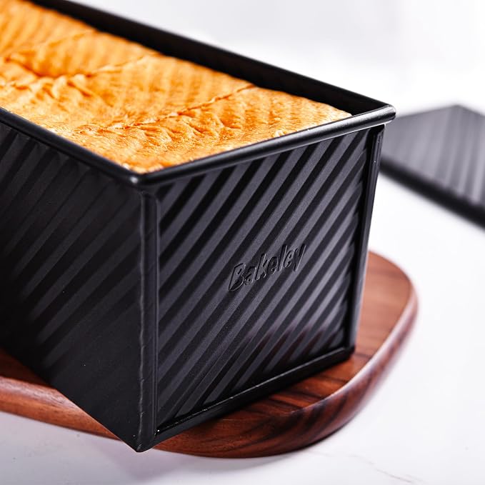 Commercial Pullman Loaf Pan with Lid, 2.2Lb Dough Capacity Non-Stick Rectangle Corrugated Carbon Steel Bread Toast Mold with Cover for Baking Bread (Black)