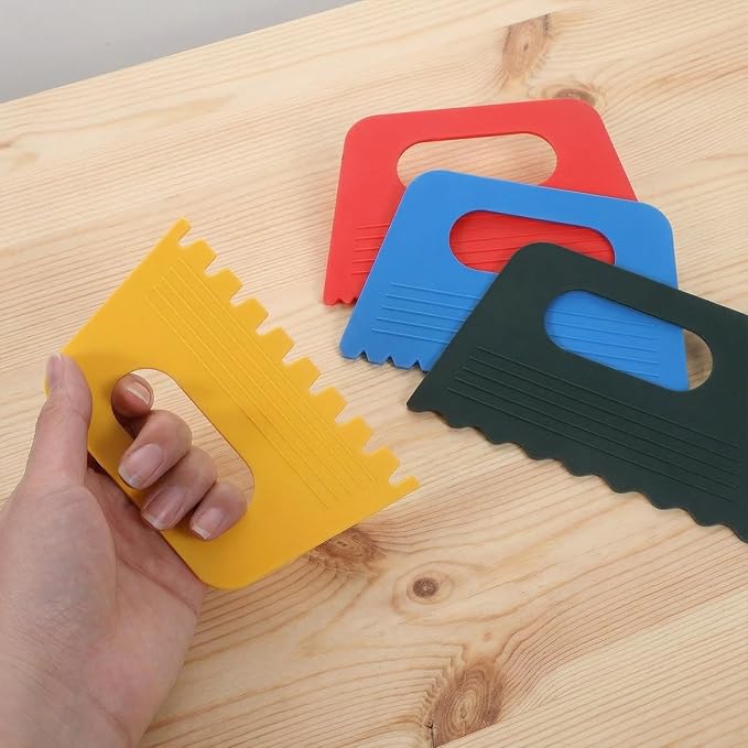 7Pcs Plastic Thickened Scraper, 4 Colors Oil Painting Palette Knife Dough Scraper Colored Pigment Scraper Tool for Arts Crafts Scraping Pottery Painting Tools Drawing Acrylic Putty