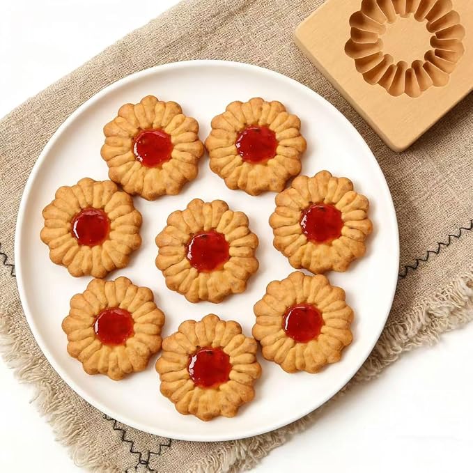 Carved Wooden Gingerbread Cookie Mold,3D Wooden Baking Mold Cookie Biscuit Press Stamp Molds,Cookie Cutter,Cookie Stamp,DIY Biscuit Stamp Mould for Halloween Thanksgiving Christmas,Shape A 10*10*1.9cm