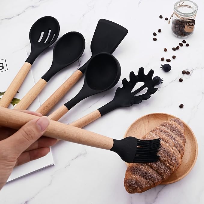 1pcs Black Silicone Deep Soup Ladle, Heat Resistant Large Nonstick Rubber Kitchen Serving Spoon with Wooden Handle for Cooking Sauce/Stews/Gravies/Chili