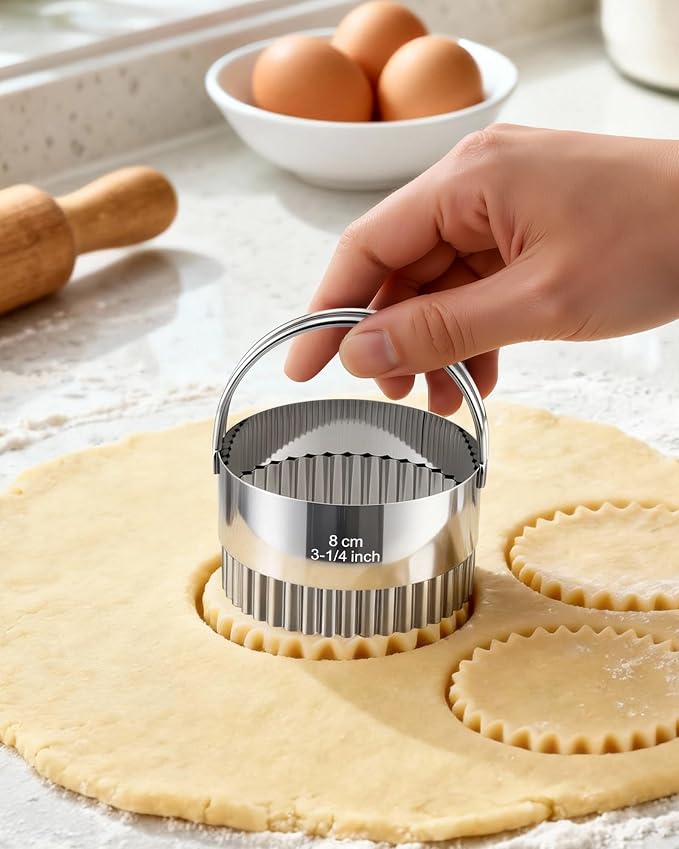 Biscuit Cutter Set with Handle, 5 Piece Stainless Steel Fluted Round Cookie Cutter Tool, Multi Size Wave Edge Dough Donut Cutters for Baking Cakes, Biscuits, Pastry Dough
