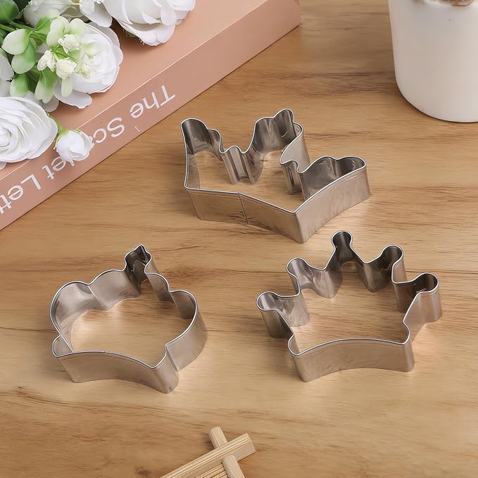 3 PCS Tiara Cookie Cutter, Stainless Steel Crown Cake Mold 3 Styles Crowns Princess Fondant Cutters Large Cookie Cutters for Baking Breakfast Dinner DIY Crafts Decoration, Silver