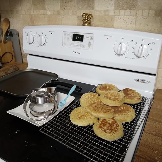 20 Pack English Muffin Rings 3 Inch Stainless Steel Crumpet Rings with Oil Brush, Metal Pastry Ring Mold Double Rolled Tart Rings for Baking Kitchen Food Making
