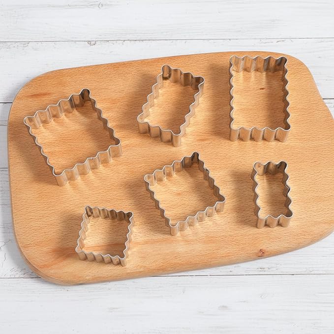 6Pcs Rectangle Cookie Cutter Set with Scalloped Edge Biscuit Cracker Cutters For Baking Fluted Plaque Frame Rectangluar Shapes Fondant Molds Geometric Square Wavy Pastry Molds Assorted Sizes