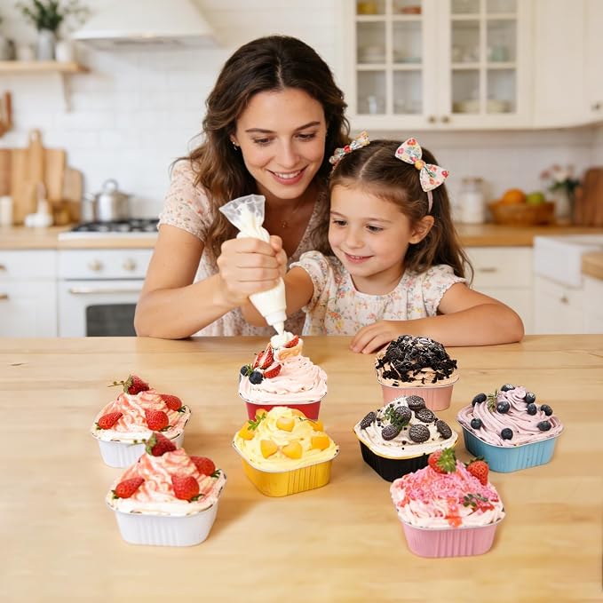 100 Pcs Mini Cake Pans with Lids, 5oz Square Aluminum Foil Brownie Baking Cups, Small Cake Tins with Lids, Disposable Ramekins, Mini Cake Containers For Wedding Birthday Party (Gold)