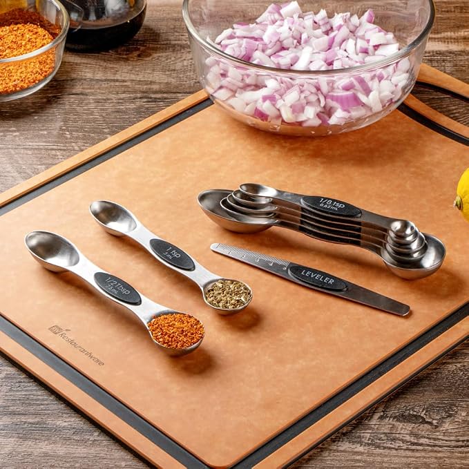 Restaurantware Met Lux 8-piece Measuring Spoon Set 1 Premium Magnetic Measuring Spoon Set - Dual-Sided With Leveler Black Stainless steel Spoon Set With U.S. And Metric Units Dishwashable