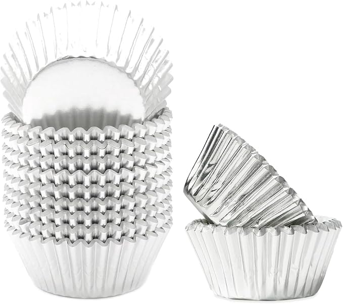 qiqee Silver Foil Cupcake Liners For Baking 300pcs Baking Cups Thick ＆ Sturdy, Oil Resistance, Muffin Liners Paper(Standard Size)