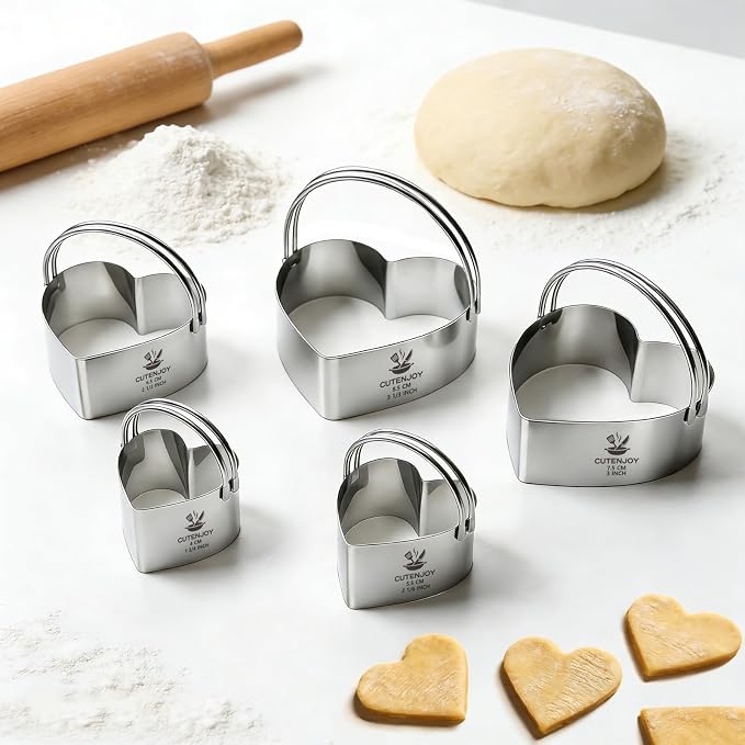 Heart Cookie Cutters, 5 Piece Biscuit Cutters with Handle, Stainless Steel Heart Shaped Cookie Cutter for Sandwiches, Cookie, Biscuit