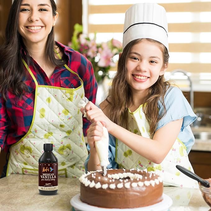 Naku Mexican Vanilla Extract - Pure and Traditional with a Piece of Vanilla Bean Inside, Perfect for Baking, Desserts (8.3 oz)