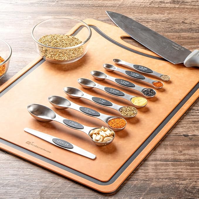 Restaurantware Met Lux 8-piece Measuring Spoon Set 1 Premium Magnetic Measuring Spoon Set - Dual-Sided With Leveler Black Stainless steel Spoon Set With U.S. And Metric Units Dishwashable