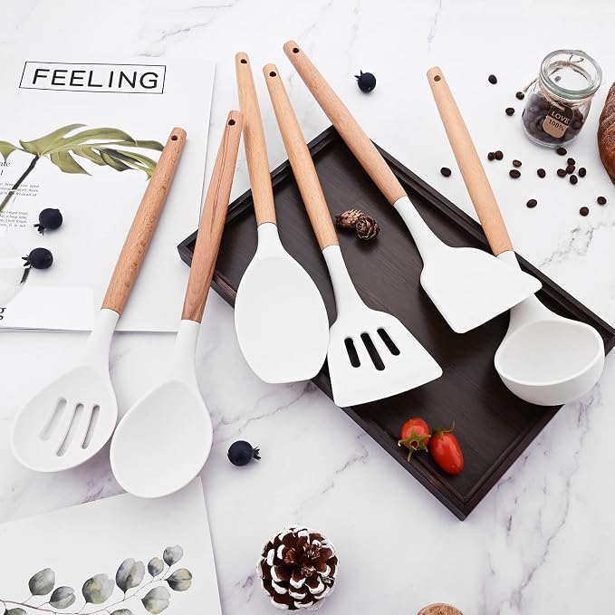 1pc White Silicone Soup Ladle Spoon with Wooden Handle, Heat Resistant Cooking Utensils, Large Nonstick Serving Scoop for Sauce, Soup, Stew, Chili, Salad Dressing and Pancake Batter.