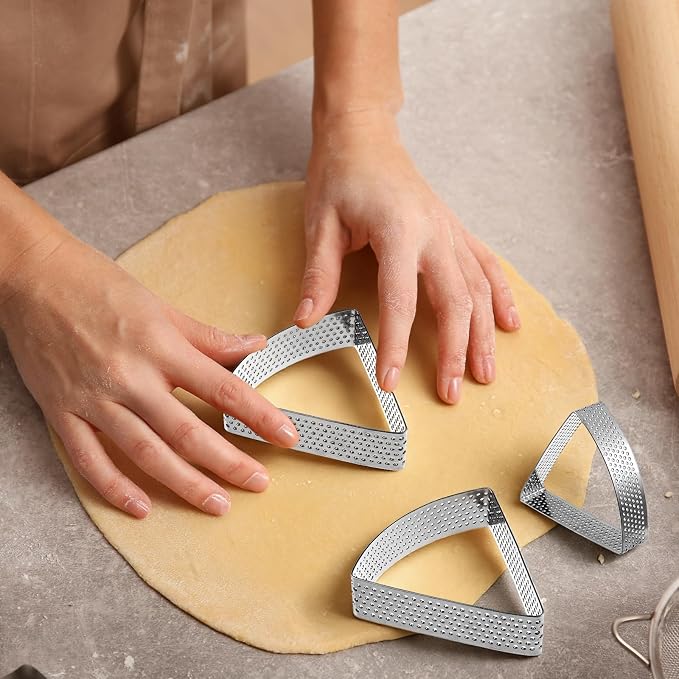 Scone Cutter Set of 3 (2.7, 3.1, 3.5 Inch) – Stainless Steel Fan-Shaped Biscuit Mold Triangle Cookie Cutter Baking Tool for Scones Pastries Desserts