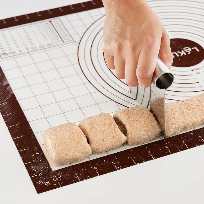 Lékué Non-stick Pastry Mat with measuring guides, 15.7 x 0.4 x 23.6inch