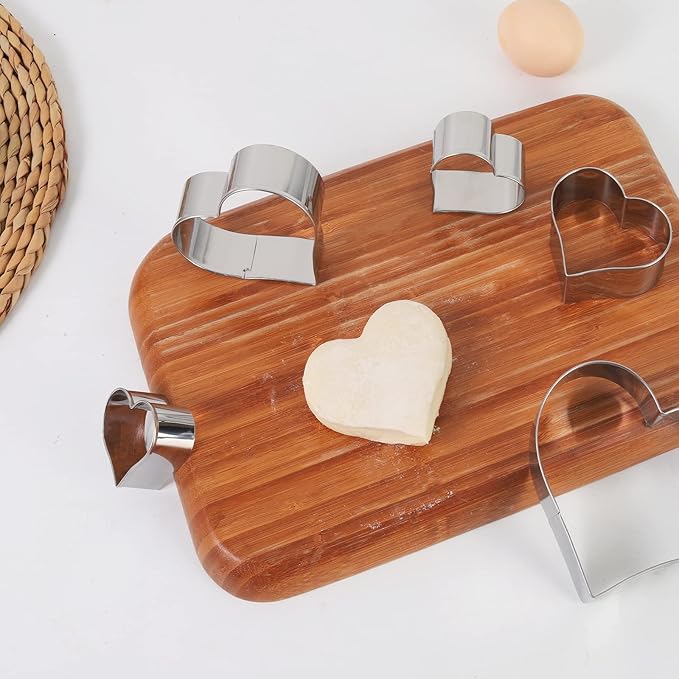 Heart Cookie Cutter Set - 6 Piece - 3 4/5", 3 1/5", 2 4/5", 2 3/5", 2 1/5", 1 4/5" - Heart Shaped Cookie Cutters, Stainless Steel Biscuit Pastry Cutters