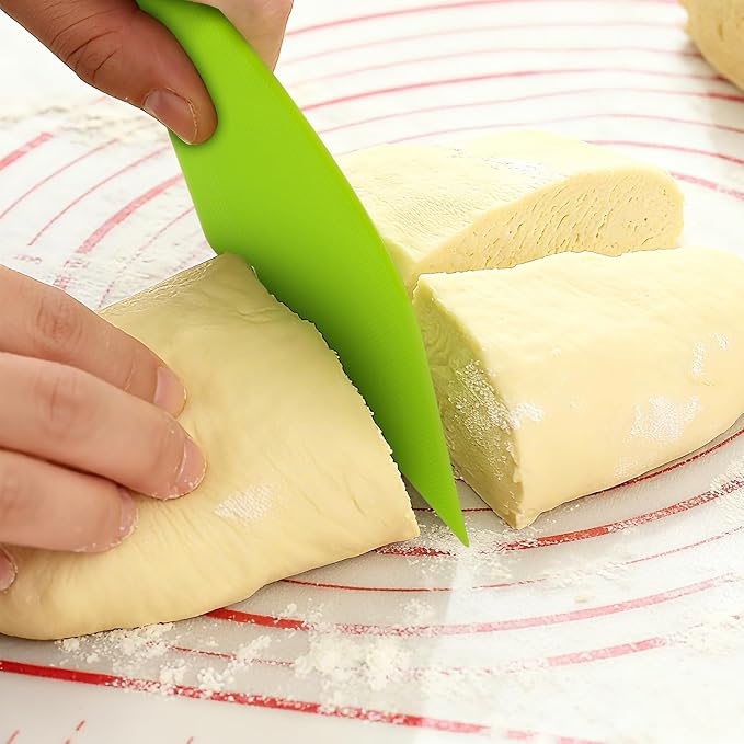 Dough Scraper, Sourdough Bread Baking Supplies, Pizza Cutter, Bowl Scraper, Plastic Dough Scraper, for Non-Slip Bakeware Decorating Tools, Sculpting, Bread Dough (2, White)