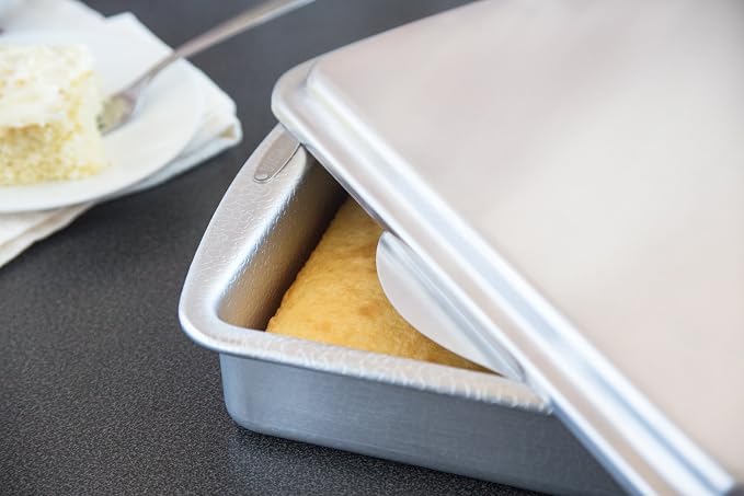 Doughmakers 9" x 13" Cake Lid for Doughmakers Cake Pan | Pattened Pebble Pattern is Naturally Non-Stick & Evenly Bakes | Perfect For 9" x 13" Baking Pans | Transport & Store Cakes