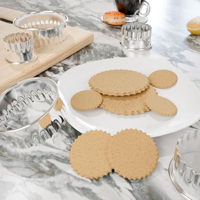 Fluted Round Cookie Cutter (2”, 2.4”,2.8”, 3.1”, 3.5”), Scalloped Biscuit and Circle Crinkle Cracker Cutters Set, Heavy Duty, Food-Grade Stainless Steel