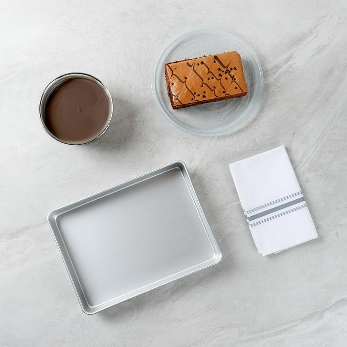 Restaurantware-Met Lux 13 x 9 x 2 Inch Straight-Sided Baking Tin, 1 Rectangular Cake Pan - Oven-Ready, Freezable, Anodized Aluminum Baking Sheet Cake Pan, Greaseproof, For Birthday
