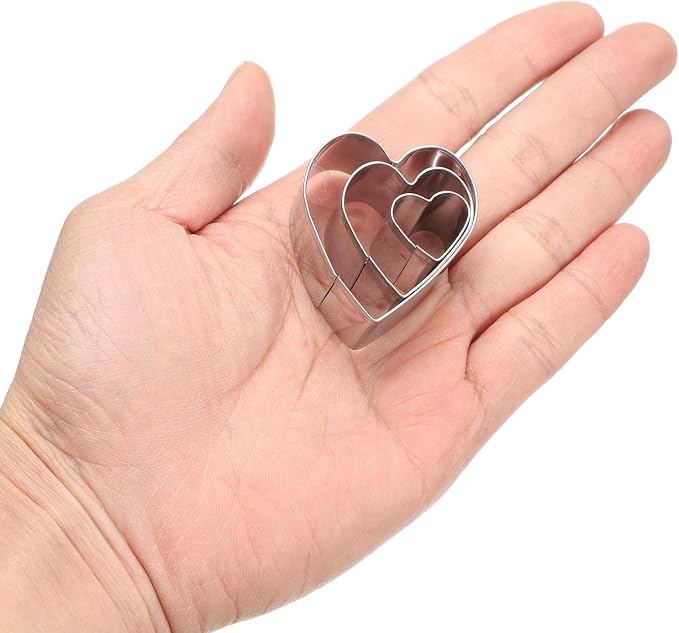 HARFINGTON 3Pcs Heart Cookie Cutters Set Assorted Sizes Stainless Steel Holiday Cookie Cutters Biscuit Mould for Pastry Fondant Cake Cookie