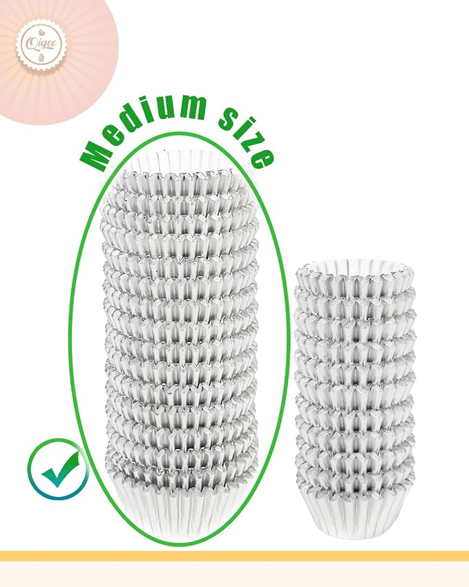 qiqee Silver Foil Cupcake Liners For Baking 300pcs Baking Cups Thick ＆ Sturdy, Oil Resistance, Muffin Liners Paper(Standard Size)