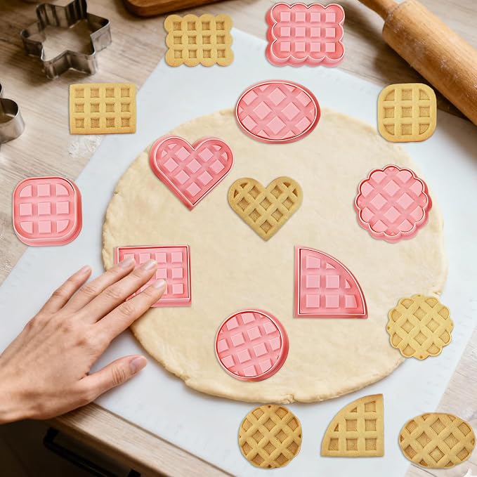 8 Pcs Mini Waffles Cartoon Fun Round Cookie Cutter Set 3D Cute Classic Design Triangle Cookie Stamps for DIY Biscuit Baking Frosting Decorations Fondant Pancake Cheese Pastries Apple Pie
