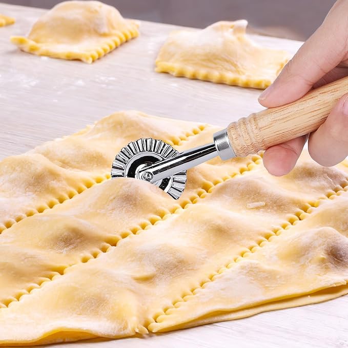 SHANGSKY Pastry Cutter Wheel, Ravioli Cutter Wheel with Long Wooden Handle, Pasta Cutter Dumpling Lace Making Noodle Ruffled Edge Cookies Pie Cutter Kitchen Dough Cutting Tool