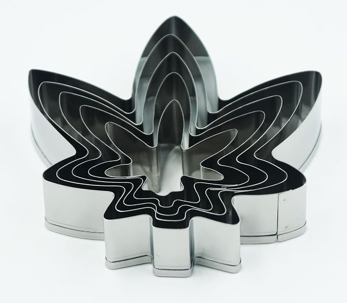 Maple Leaf Cookie Cutters Set, 5 PCS Set Maple Leaf Shaped Stainless Steel Molds for Cookies,Biscuit,Vegetable,Fruit,Baking Pastries Doughs