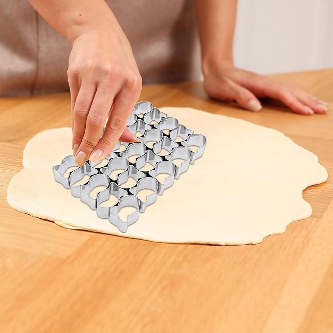1 PCS 25 Cavity Mini Fish Cookie Cutter, Stainless Steel Multi-Grid Fish Shaped Cookie Cutter Biscuit Cutters Molds Baking Molds for DIY Crafts Dog Cat Theme Party Homemade Treats Baking