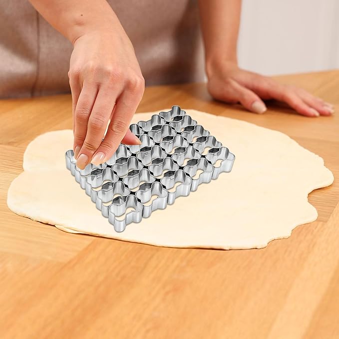 1 PCS 25 Cavity Mini Dog Bone Cookie Cutter, Stainless Steel Multi-Grid Bone Shaped Cookie Cutter Biscuit Cutters Molds Baking Molds for DIY Crafts Pet Dog Theme Party Homemade Treats Baking