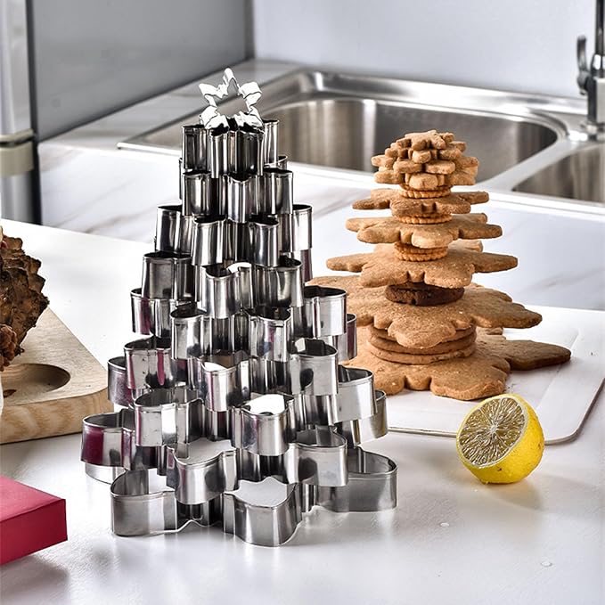 Snowflake Cookie Cutter Set of 10 pcs, Stainless Steel Snowflake Shaped Christmas Cookie Cutters Fondant Baking Molds, From Large Size/7.9 Inches to Small Size/1.6 Inches