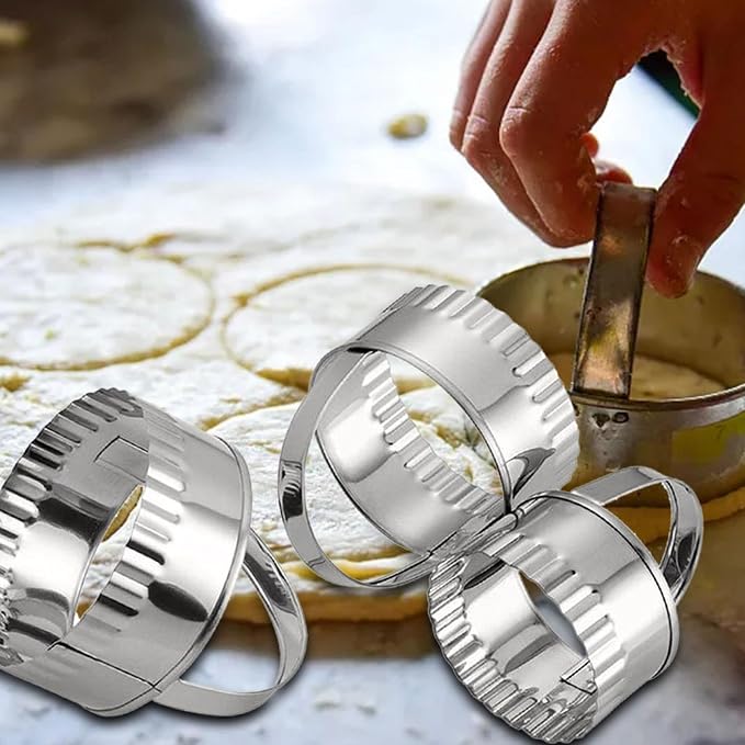 Biscuit Cutter Set,Stainless Steel Round Fluted Cookie Cutters with Handle,Wave Cookies Cutter for Cakes,Rings Biscuits,Cookie (3 Pcs)